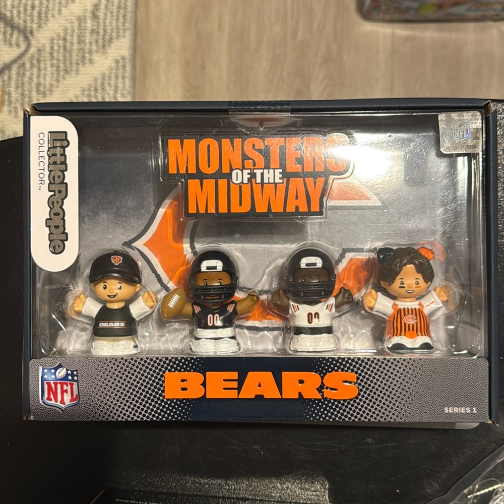 Collectible Little People Set Chicago Bears